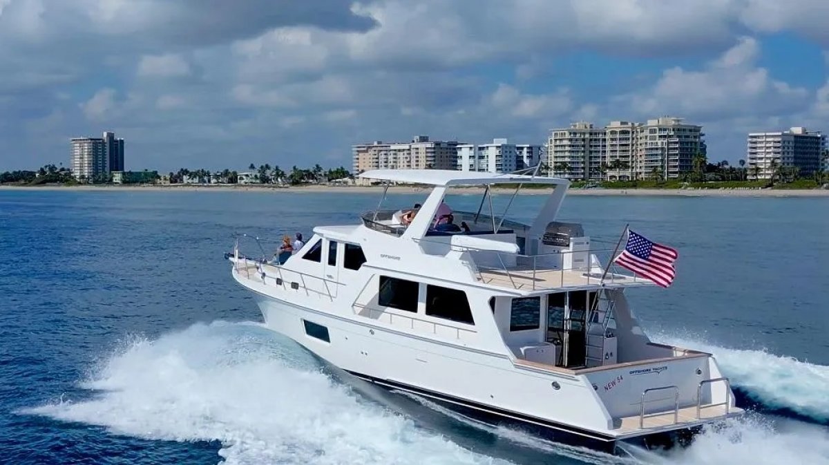 Offshore 54 Raised Pilothouse Motor Yacht:Offshore 54 Underway