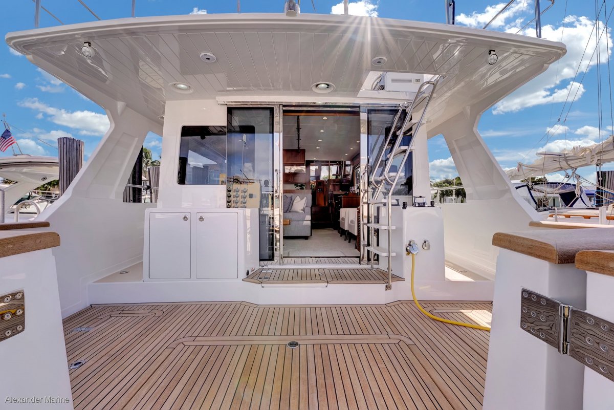 Offshore 54 Raised Pilothouse Motor Yacht:Offshore 54 Aft Deck