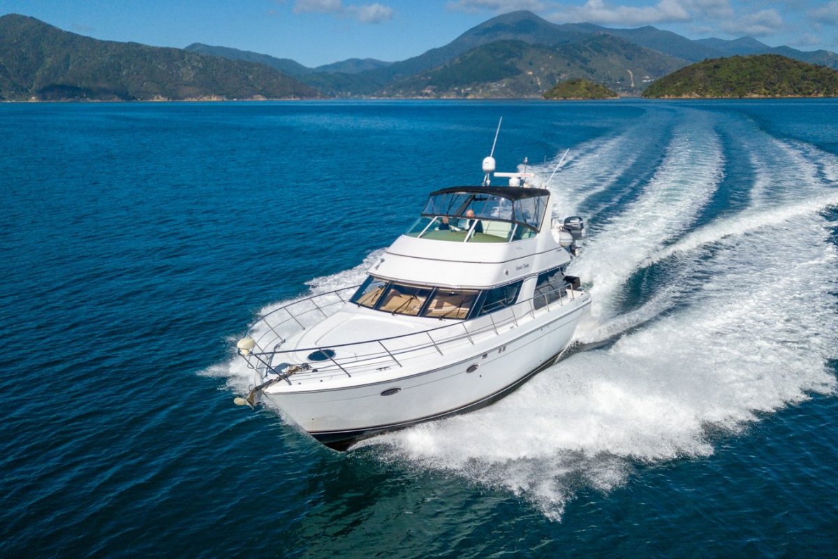 Carver 450 Voyager