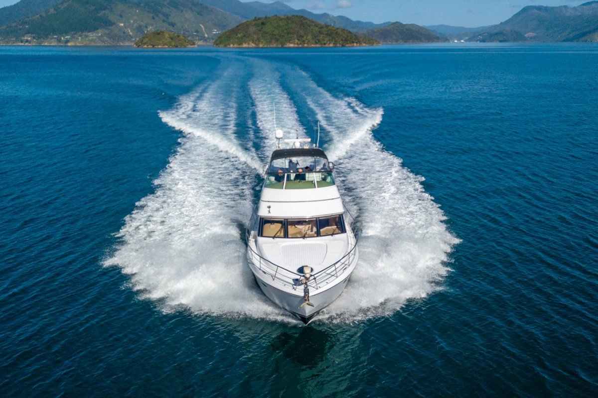 Carver 450 Voyager