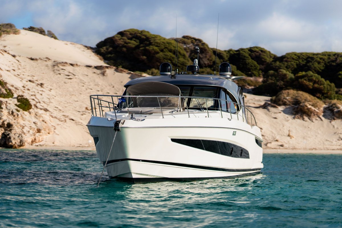 Riviera 5400 Sport Yacht Platinum Edition