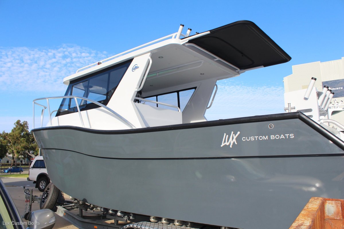 Lux Custom Boats 7700HT Absolutely all the extras