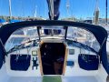 Phantom 32 Comfortable & Easy to Sail or Liveaboard