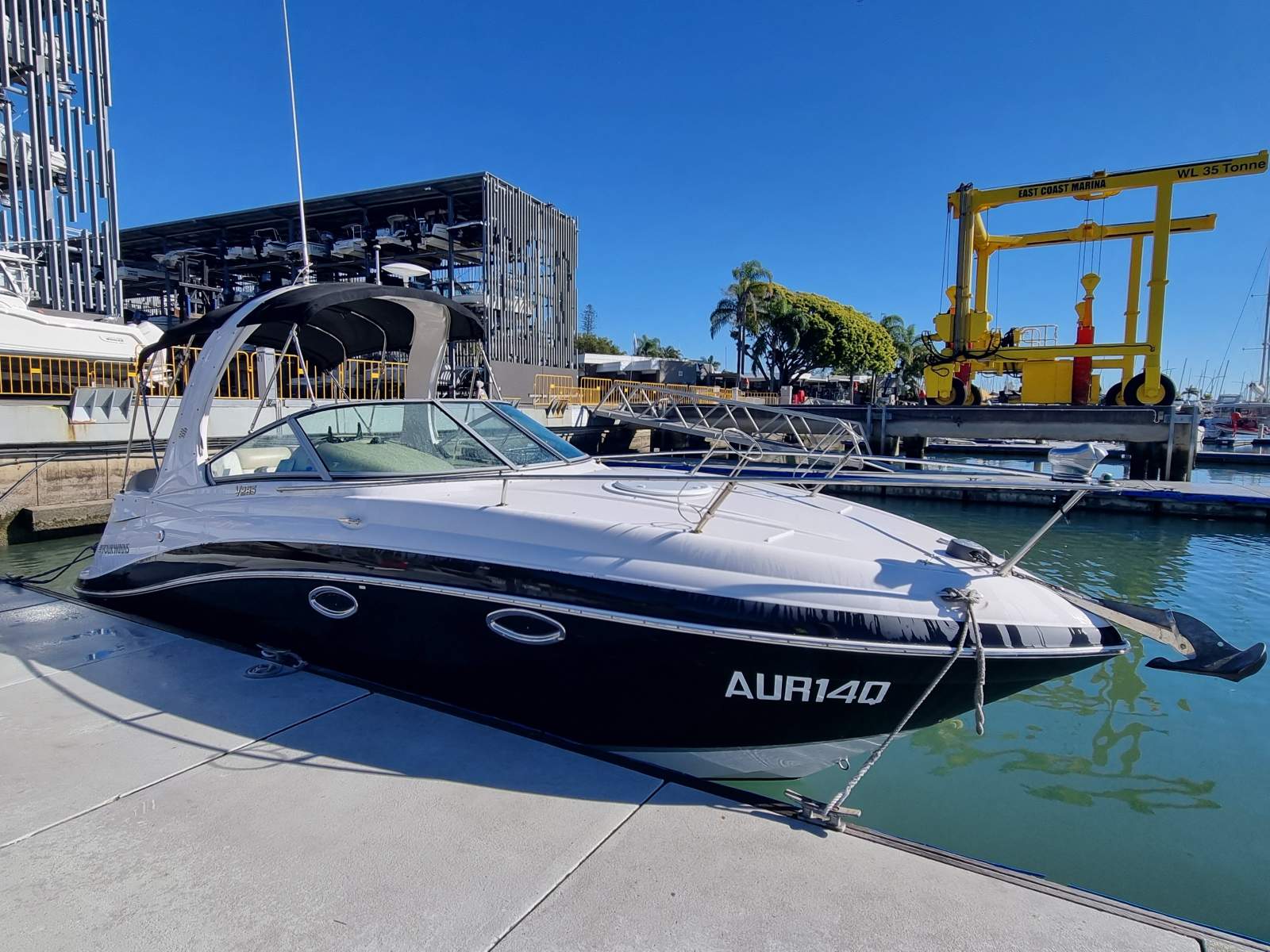 Four Winns V285