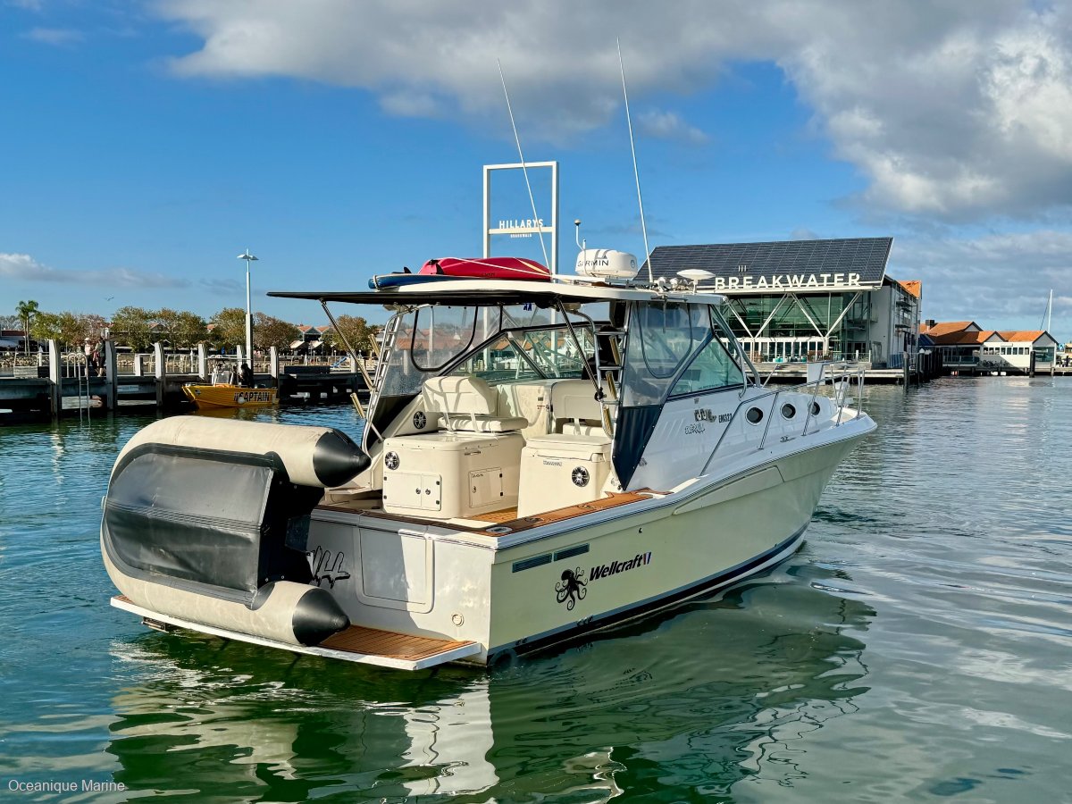 Wellcraft 330 Coastal Twin Diesel Shaft Drives With Hillarys Marina Pen