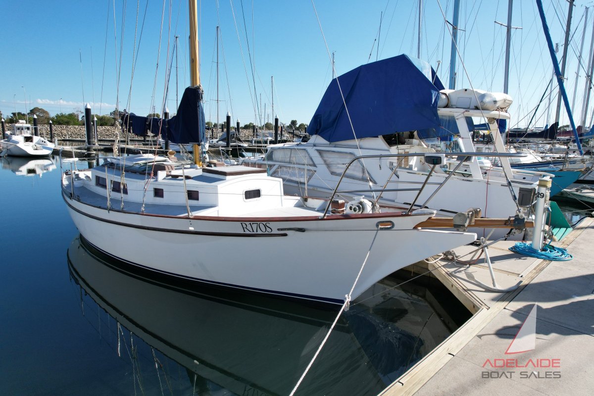 Ted Brewer Cape Carib 33