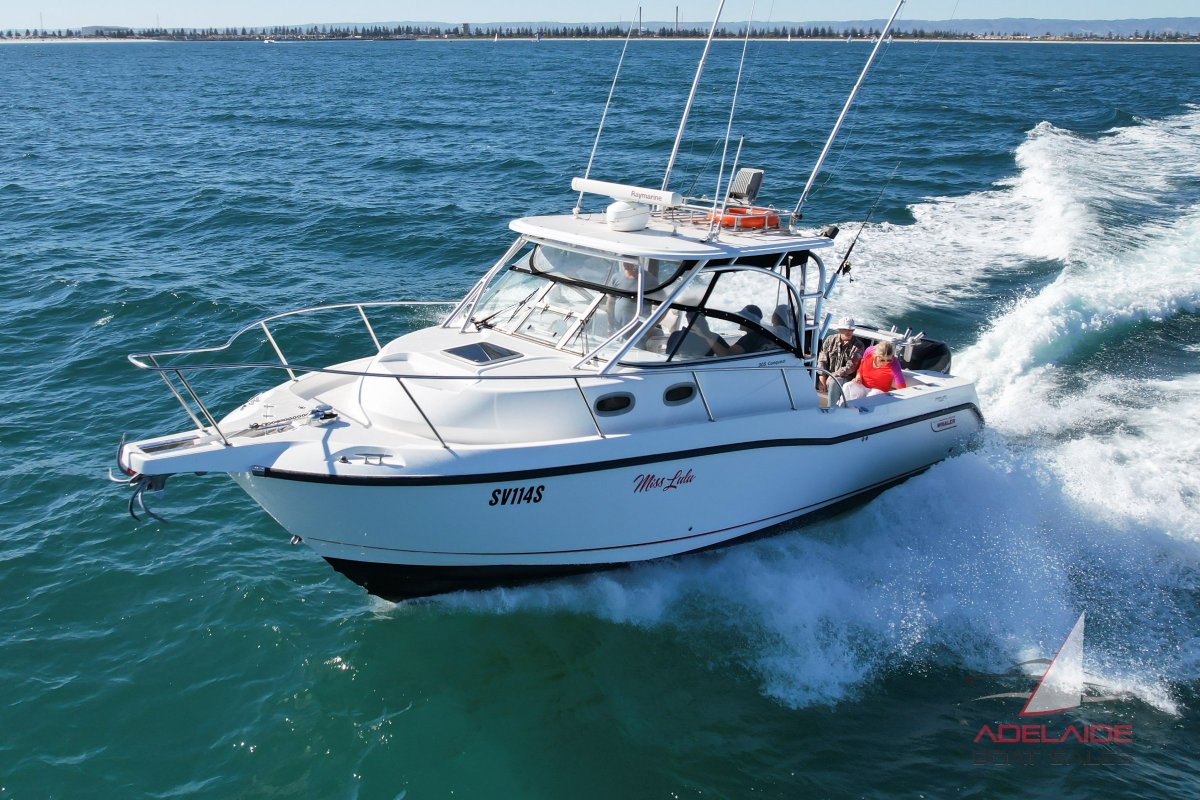 Boston Whaler 305 Conquest