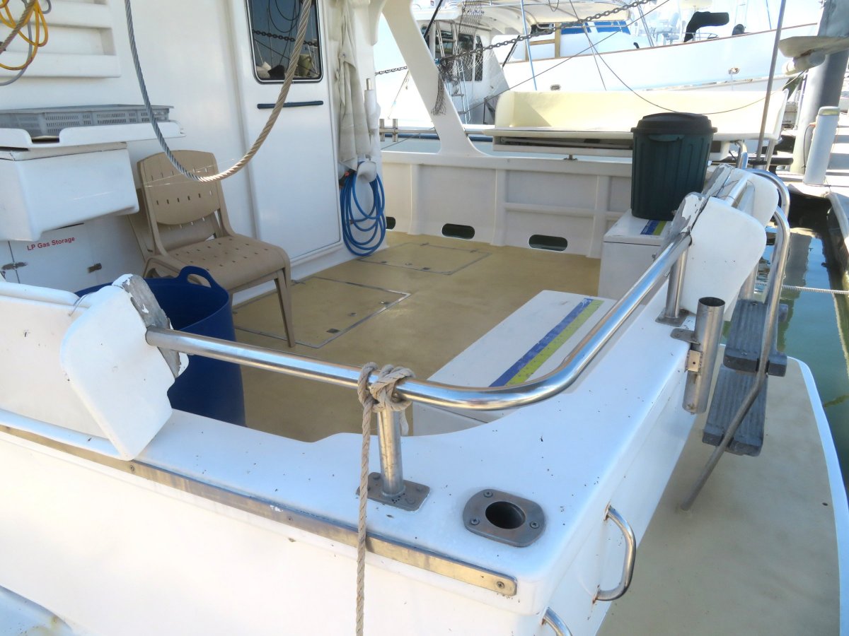 Roberts 46 CHARTER REEF FISHING VESSEL