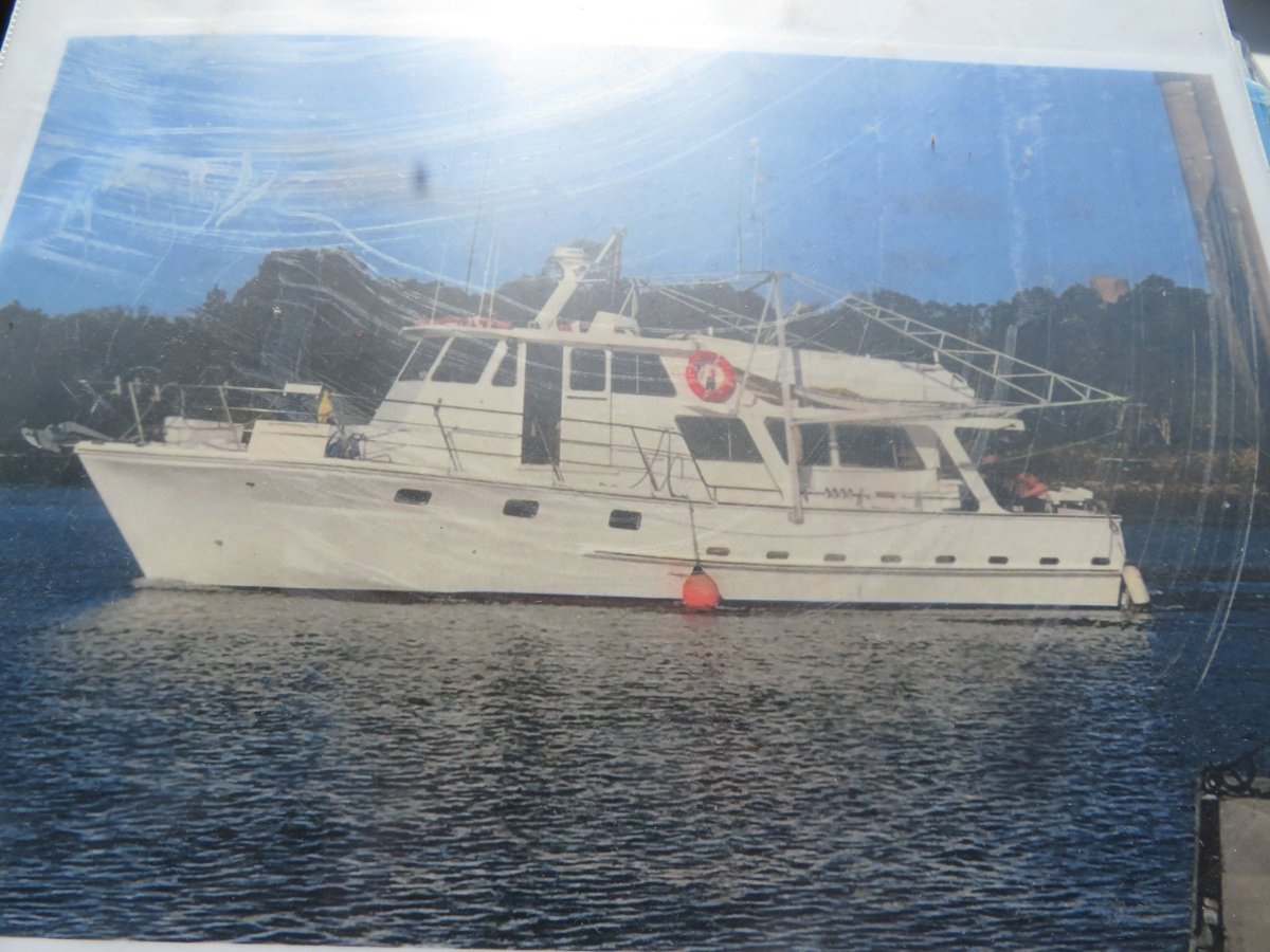 Roberts 46 CHARTER REEF FISHING VESSEL