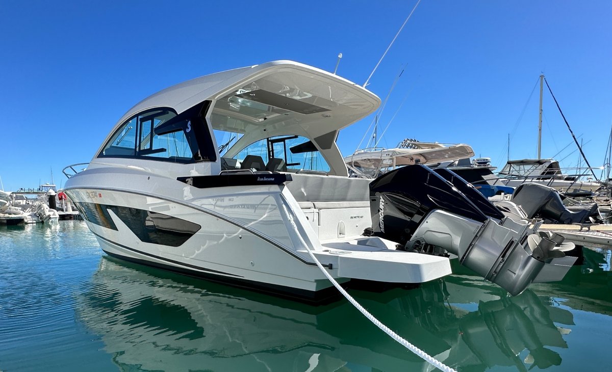 Beneteau Gran Turismo 32 OB WITH JOYSTICK PILOTING