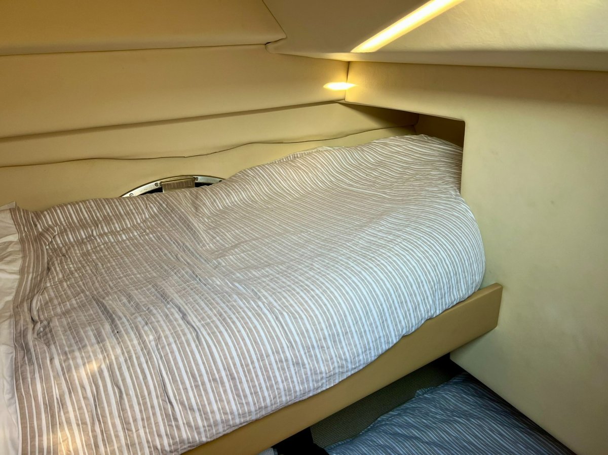  Mustang 32 Sports Cruiser Boat Brokers of Tasmania