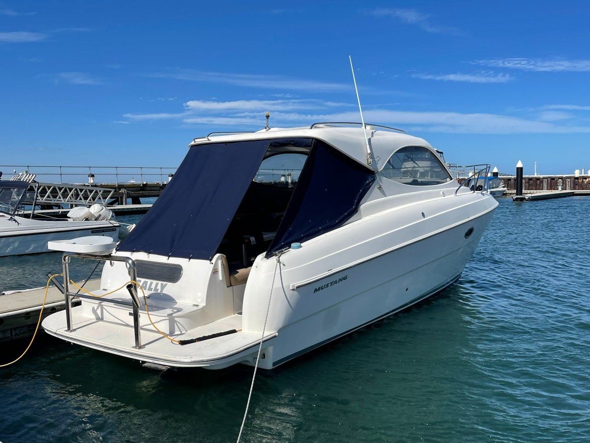 Mustang 32 Sports Cruiser