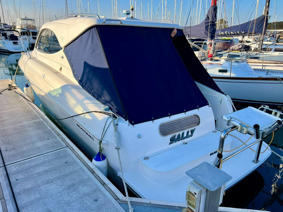 Mustang 32 Sports Cruiser
