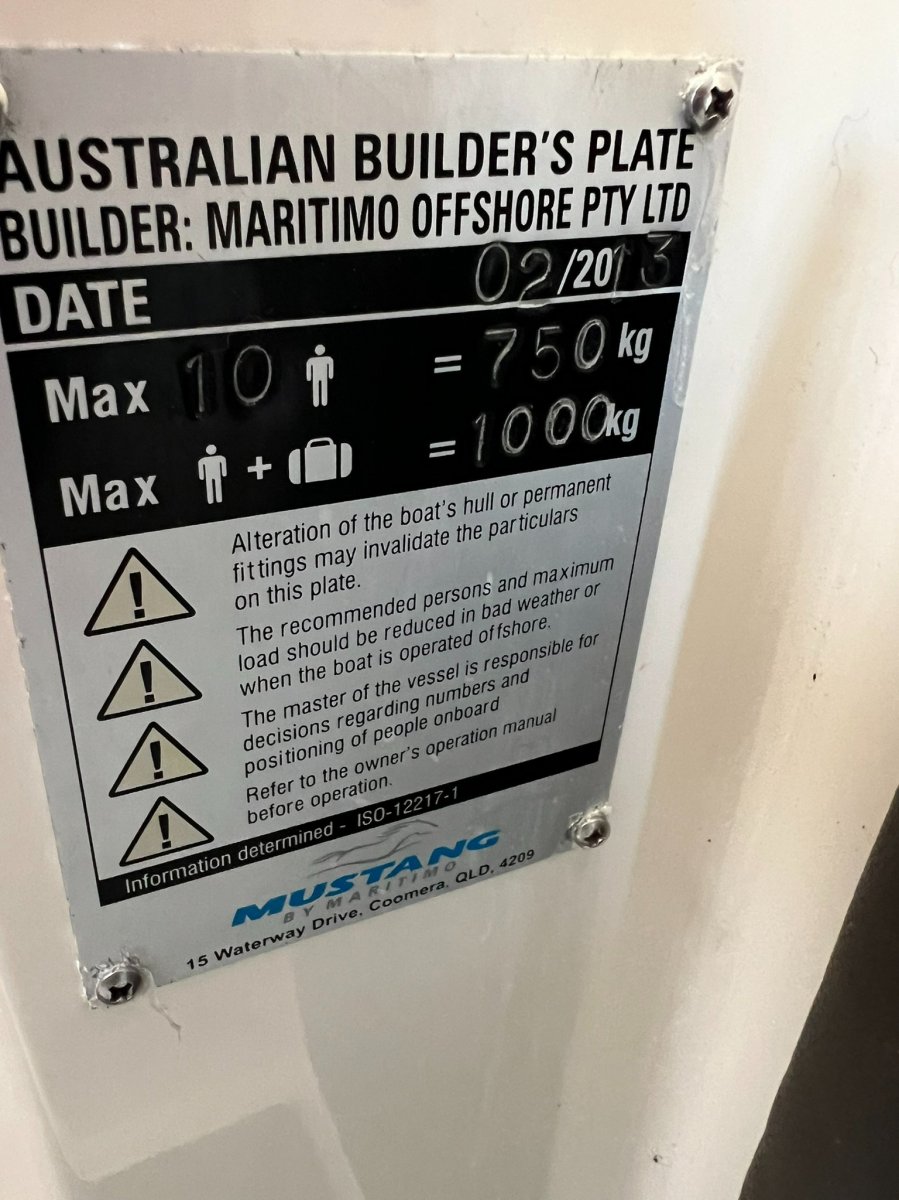  Mustang 32 Sports Cruiser Boat Brokers of Tasmania