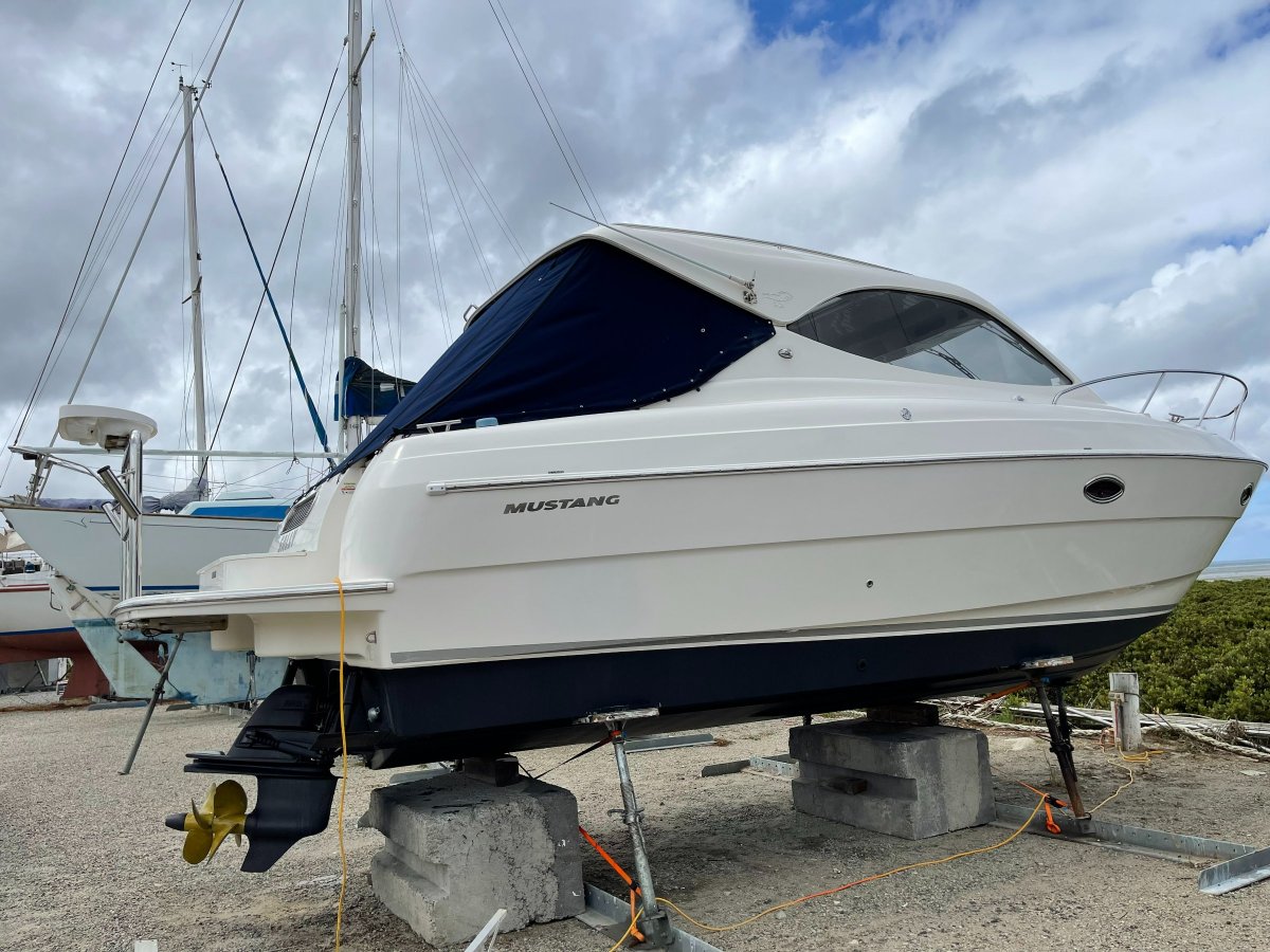  Mustang 32 Sports Cruiser Boat Brokers of Tasmania