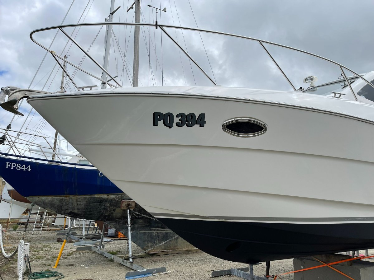  Mustang 32 Sports Cruiser Boat Brokers of Tasmania