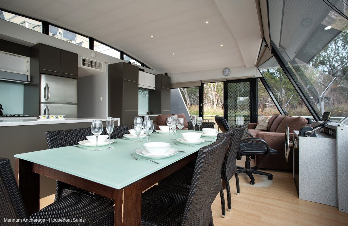 Aqua Dreaming, 4 Bed Two Bath Commercial Houseboat