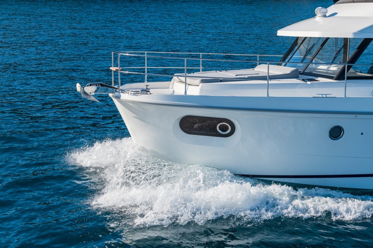 New Beneteau Swift Trawler 41 Fly