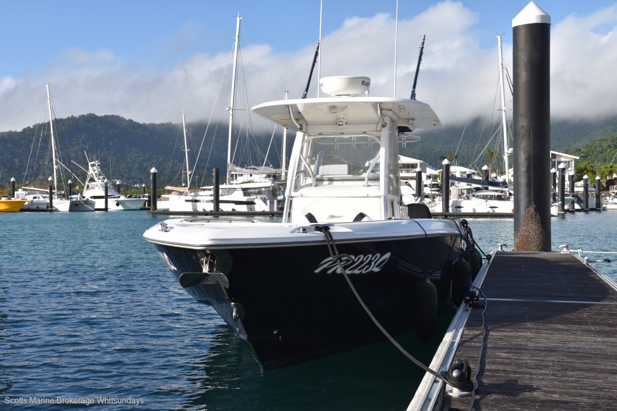 Boston Whaler 320 Outrage