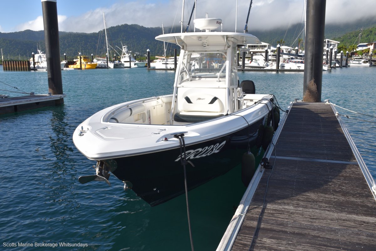 Boston Whaler 320 Outrage