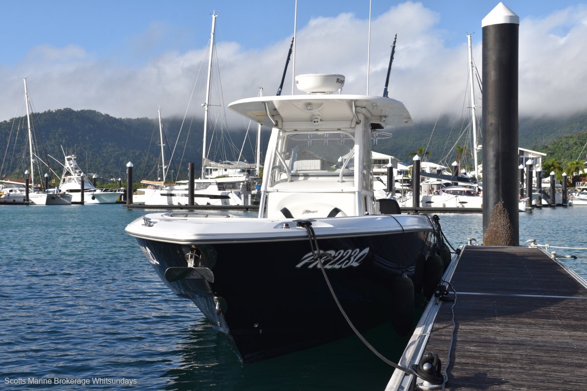 Boston Whaler 320 Outrage