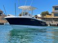 Robalo R230:Nice flared bow