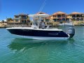 Robalo R230:Biscayne blue wide band hull