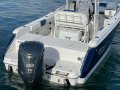 Robalo R230