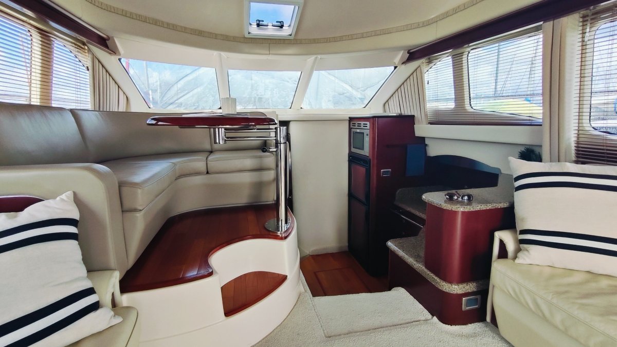 Sea Ray 44 Sedan Bridge