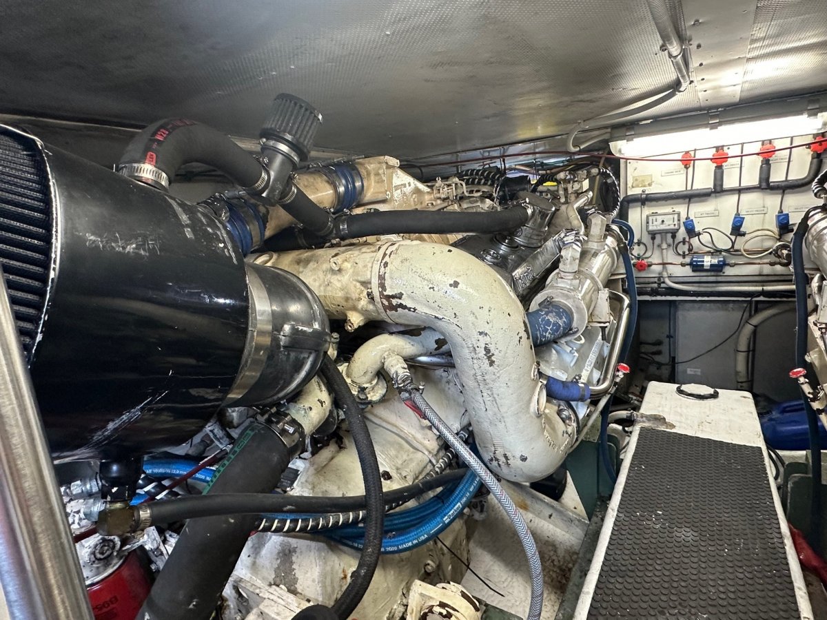 2 x Detroit 6V92 550hp Inboard Engines