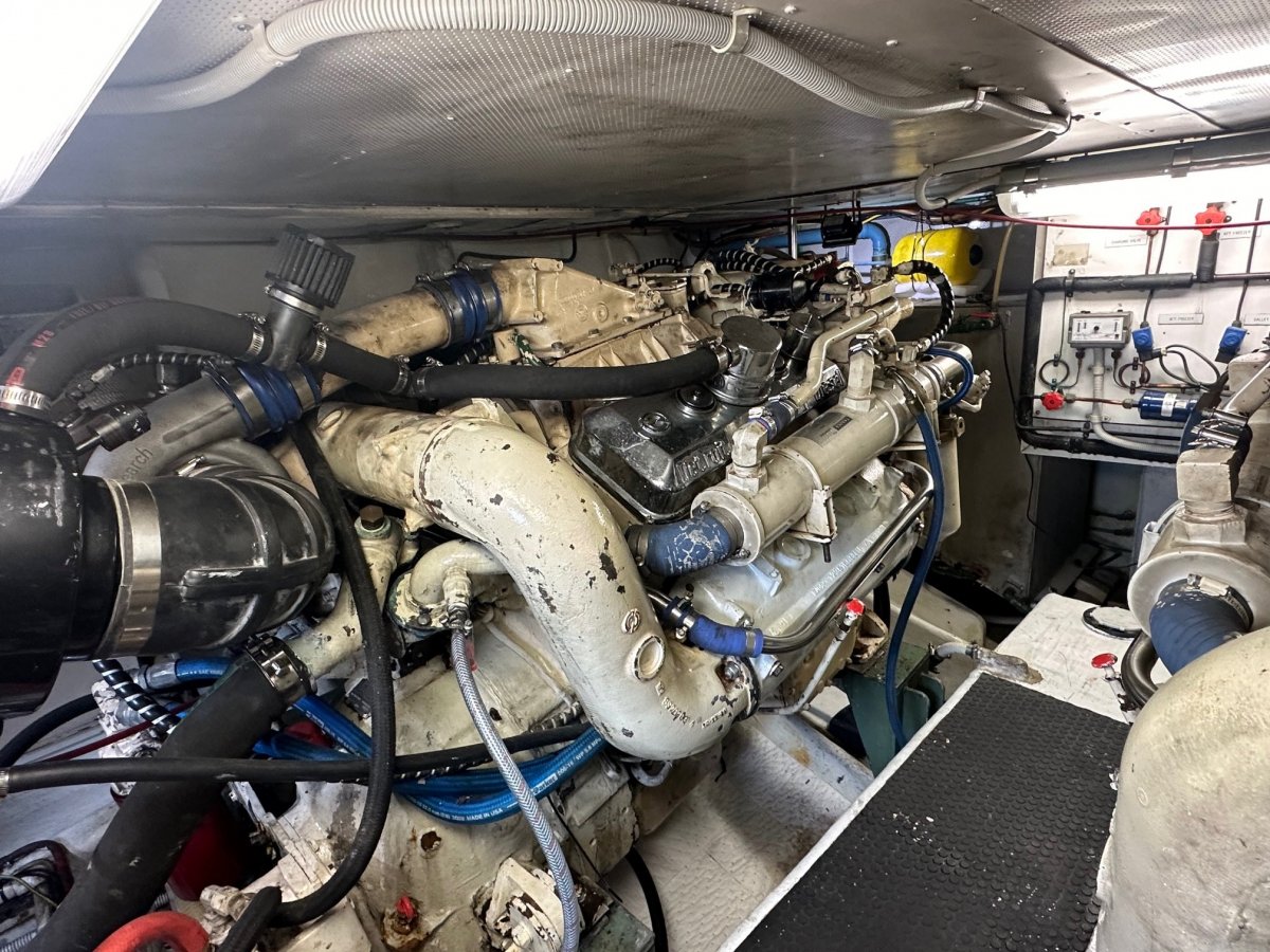 2 x Detroit 6V92 550hp Inboard Engines