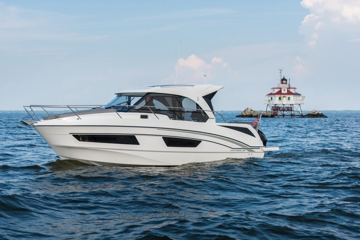Beneteau Antares 9.0 OB