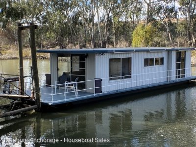 Affordable two bed, mid sized houseboat.