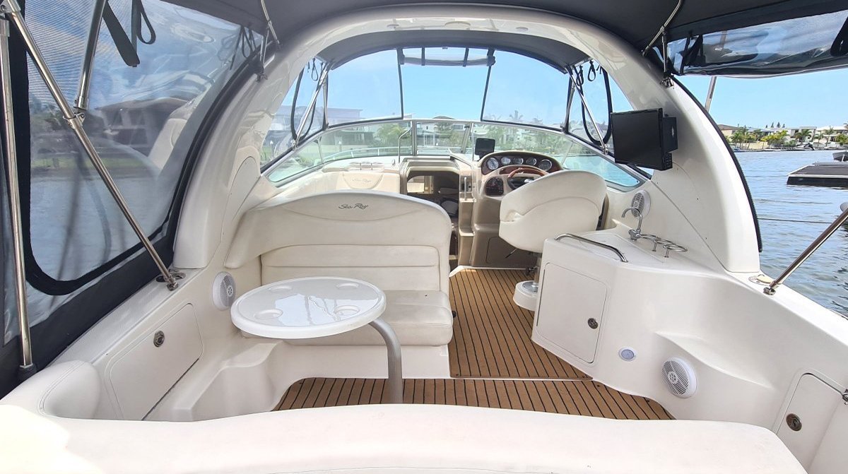 Sea Ray 315 Sundancer for sale Gold Coast