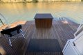 Beautiful three bed, mid size houseboat a must see