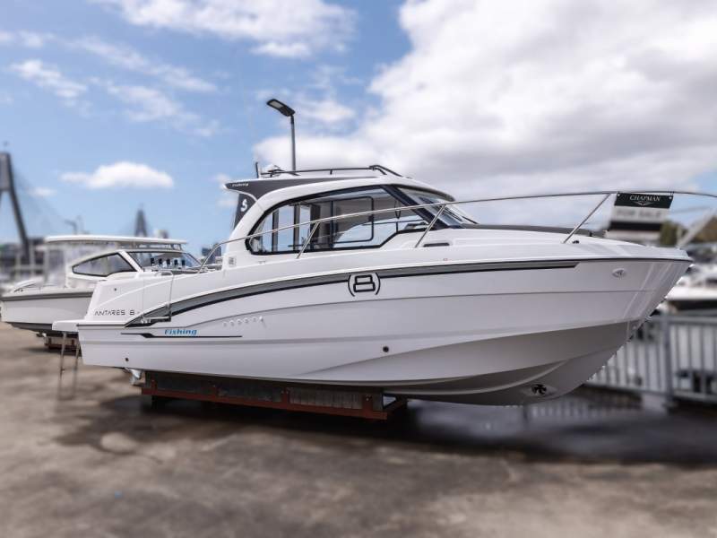 Beneteau Antares 8 V2 Fishing