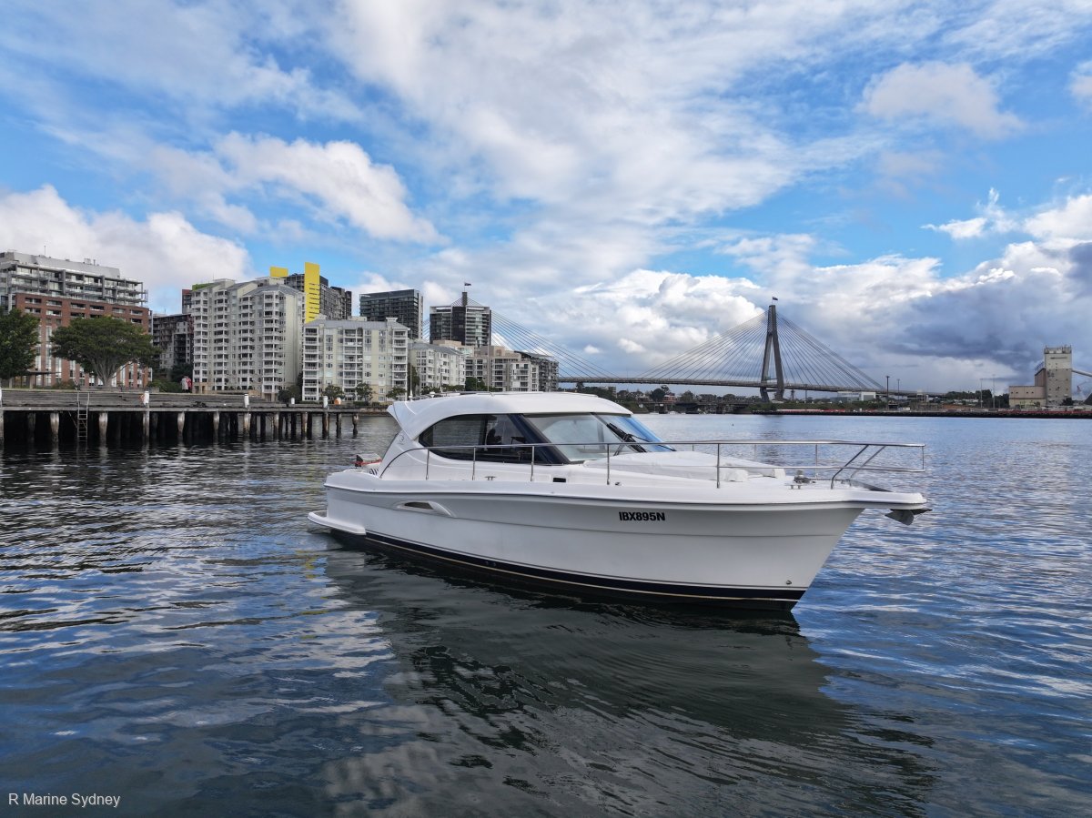 Riviera 3600 Sport Yacht