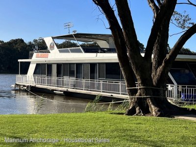Expansive five bed, 2.5 bath Commercial Houseboat.
