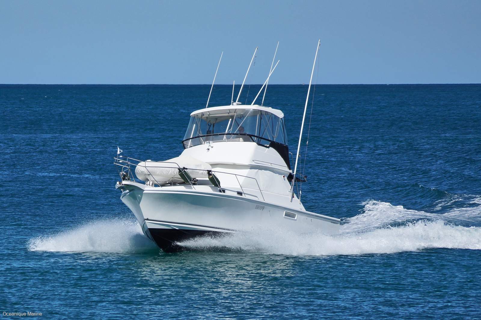 Caribbean 35 Flybridge Cruiser Caribbean 35 Flybridge Cruiser