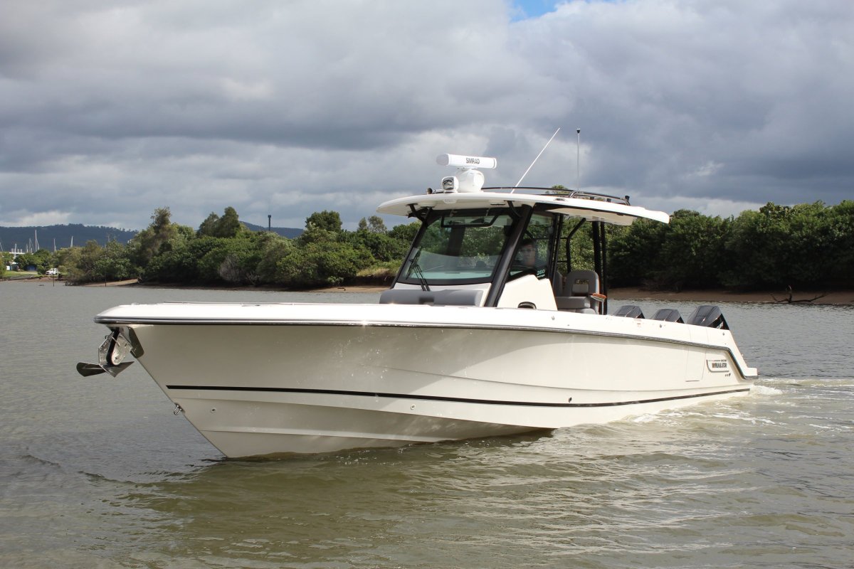 Boston Whaler 360 Outrage Centre Console