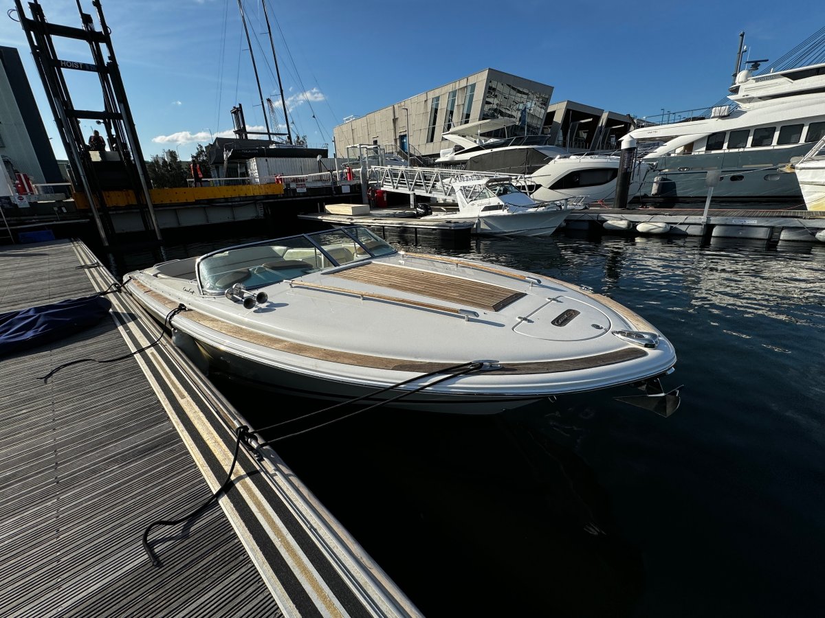 Chris Craft Corsair 28