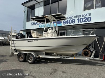 Boston Whaler 190 Outrage Like new!
