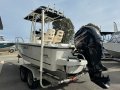 Boston Whaler 190 Outrage Like new!