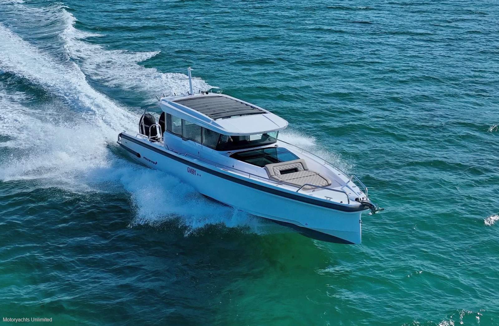 Axopar 37 Cross Cabin - Adventure Day Boats