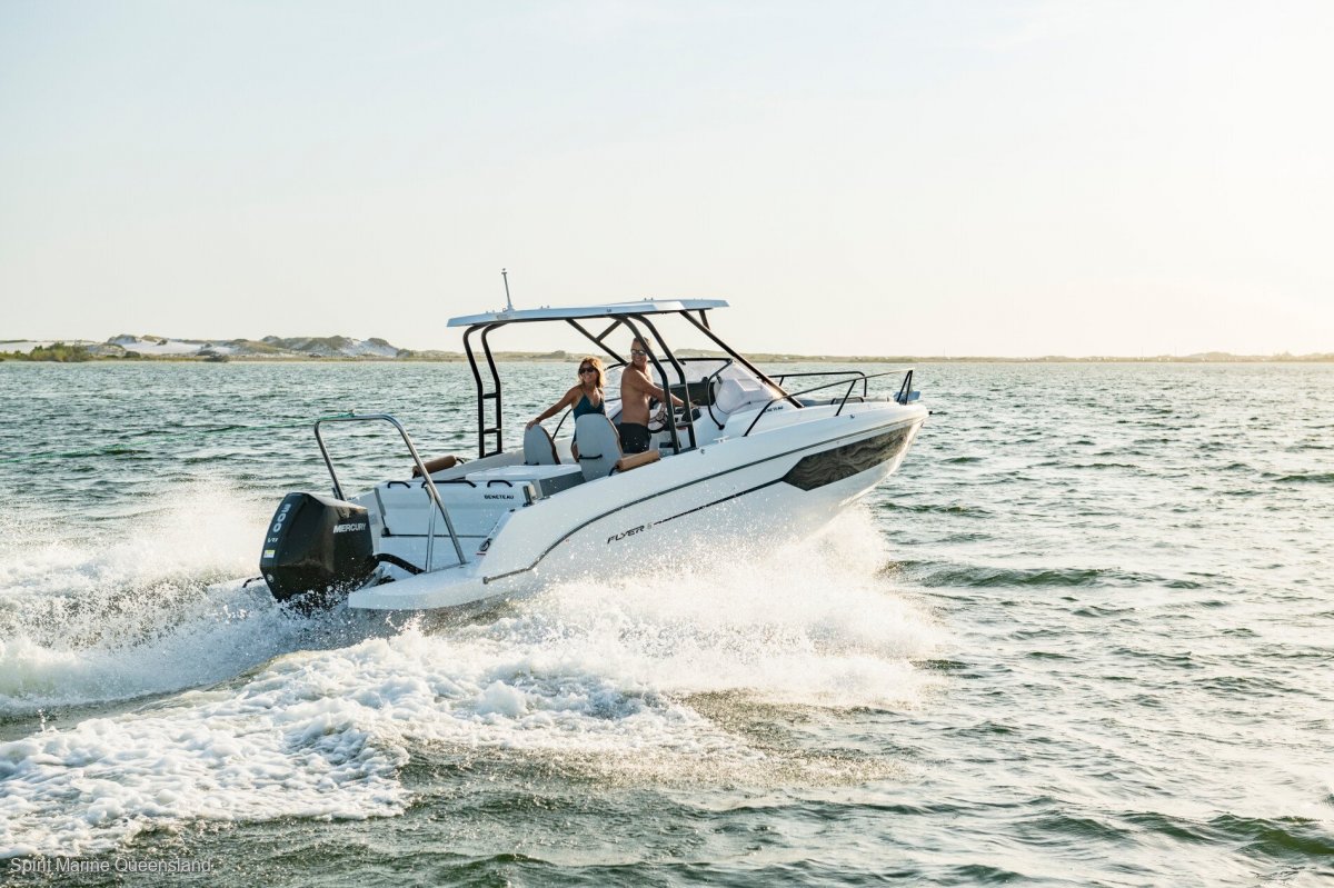New Beneteau Flyer 8 v2 Sundeck