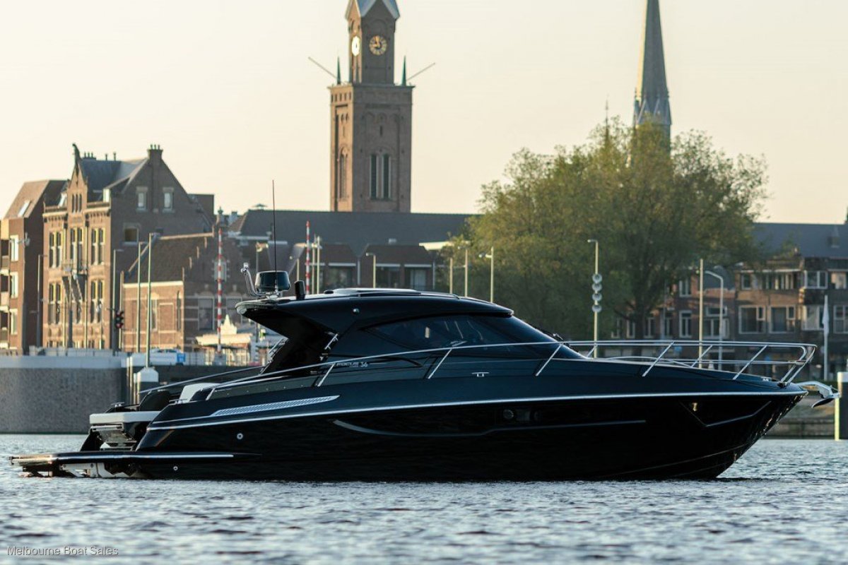 Focus Power 36GTX - CUSTOM BLACK HULL