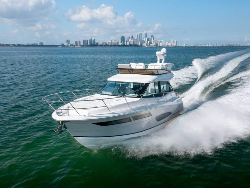 Regal 38 Fly - 360 DEGREES OF LUXURY