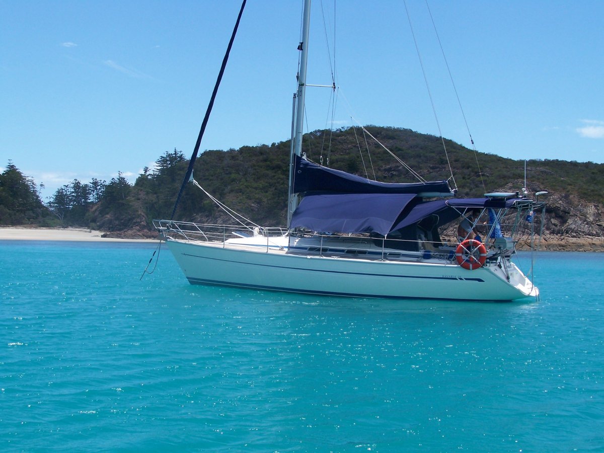 Bavaria 38 Exclusive Ocean Aft Cockpit:Manteca at anchor