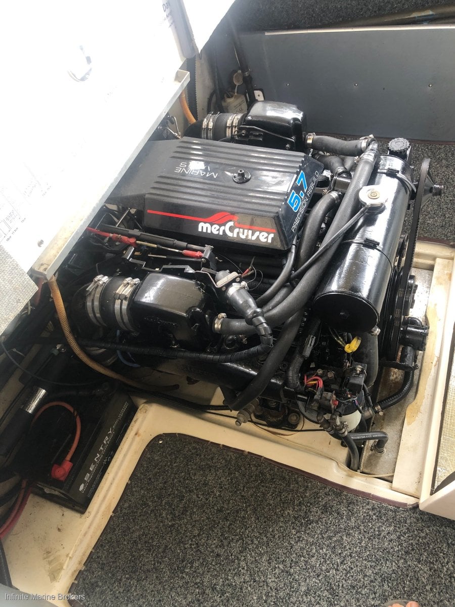 Bertram 23 Flybridge Cruiser On Alloy Trailer Trailer Boats Boats