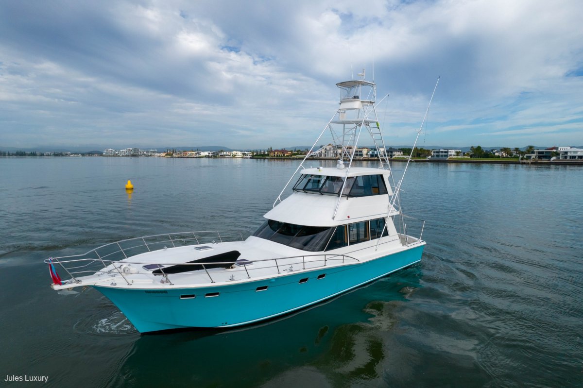 Cresta 56 Flybridge Enclosed Flybridge